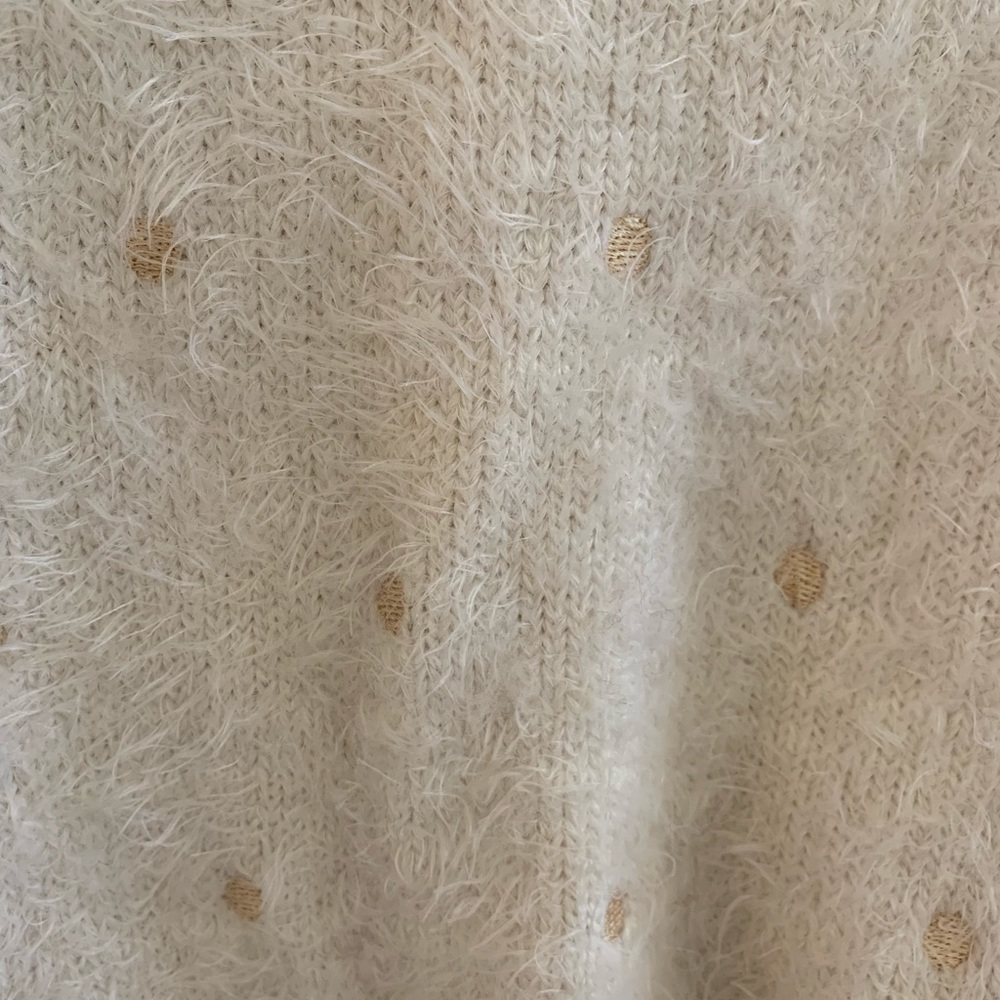 Fuzzy sweater - Picture 2 of 2